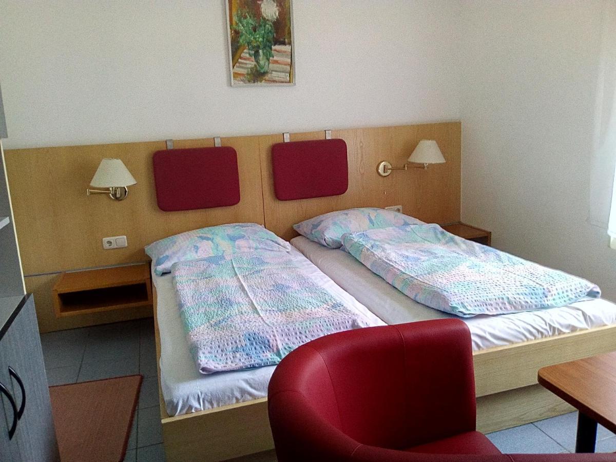 F 106 Vendeghaz Hotel Fertőhomok Buitenkant foto